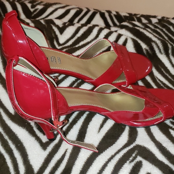 Red Heels - Picture 2 of 5
